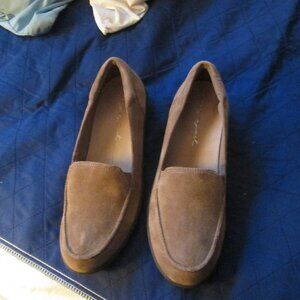 Easy Spirit Tan Suede Shoes size 9M